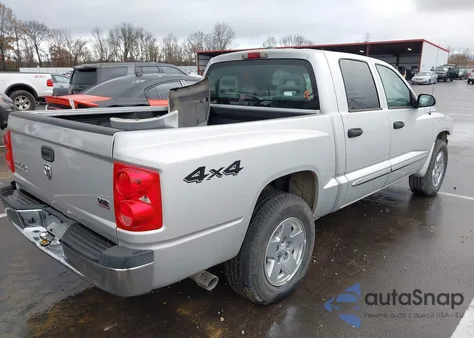 2005 Dodge Dakota Laramie z USA, uszkodzony, nr VIN 1D7HW58N95S228028